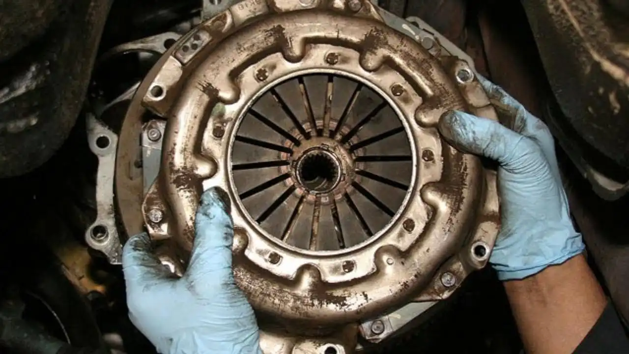 Car Clutch Replacement Job Is Done By Our Mechanic Of London