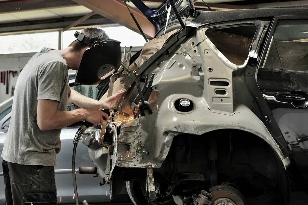 Car Accident Repairs Job Is Being Done By The Expert Mechanic Of London Motor Sports