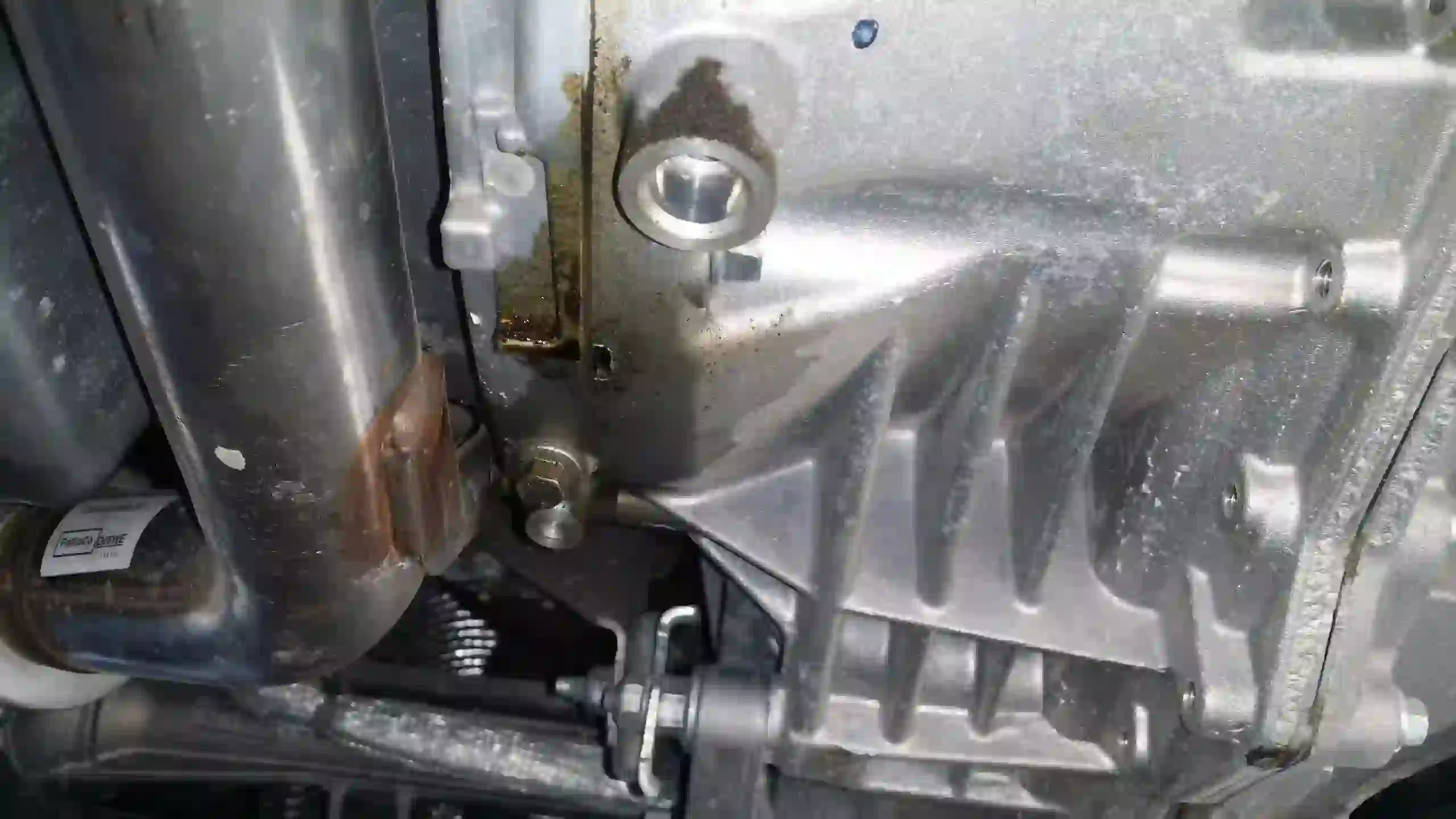 An Oil Is Leaking From Engine That Need Oil Leakage Repair Service By London Motor Sports